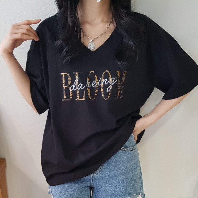 검회백스타일 여성용 골드 호피 레터링 반팔티 국내제작 루즈핏 티셔츠 브이넥 체형커버 활용도높은 사계절 꾸안꾸룩 레이디 매직 모노팝