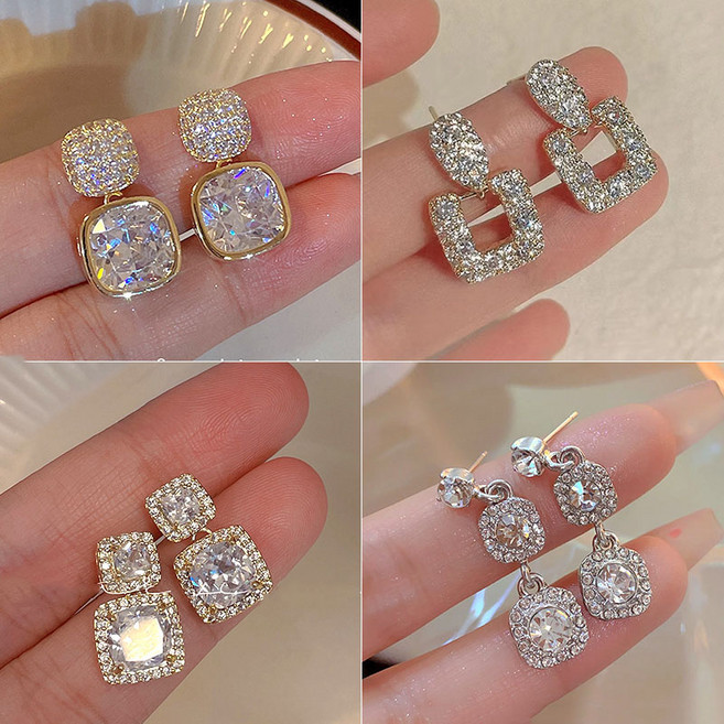 FANSYLI 여성 큐빅 귀걸이 세트 고급 반짝이 스퀘어 큐빅 이어링 4p 세트 심플 드롭 이어링 드랍 귀걸이 파티귀걸이 W2512D23