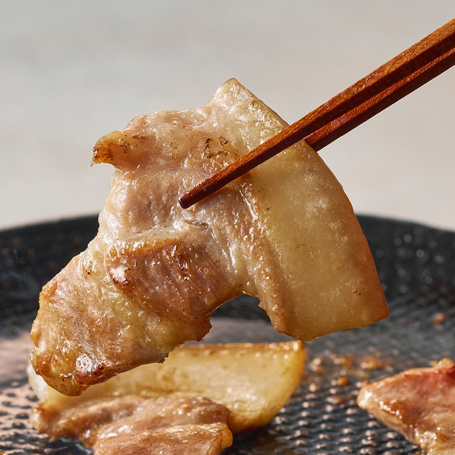 (1+1) 돈두육미 국내산 돼지고기 특수부위 뒷고기 꼬들목살, 500g, 2개