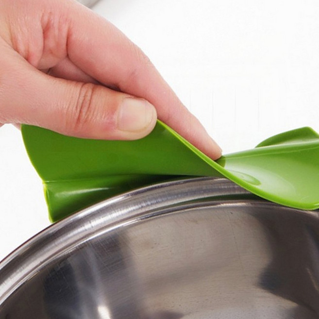 냄비 국물 흘림 방지 실리콘 따르개 주방 보조 부착 덮개