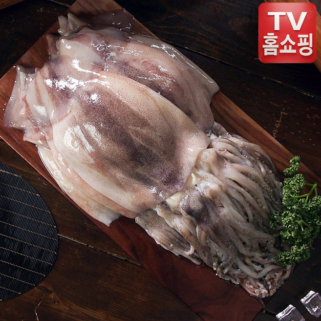 [TV홈쇼핑정품 수산물BEST]청해대왕 자연산 통 오징어 12마리 손질 오징어볶음 통찜 숙회 통오징어, 1박스, 1.4kg내외(12미)