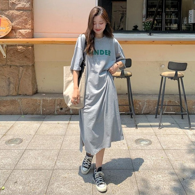 후암마켓 롱원피스 캐주얼 옆트임 레터링 루즈핏