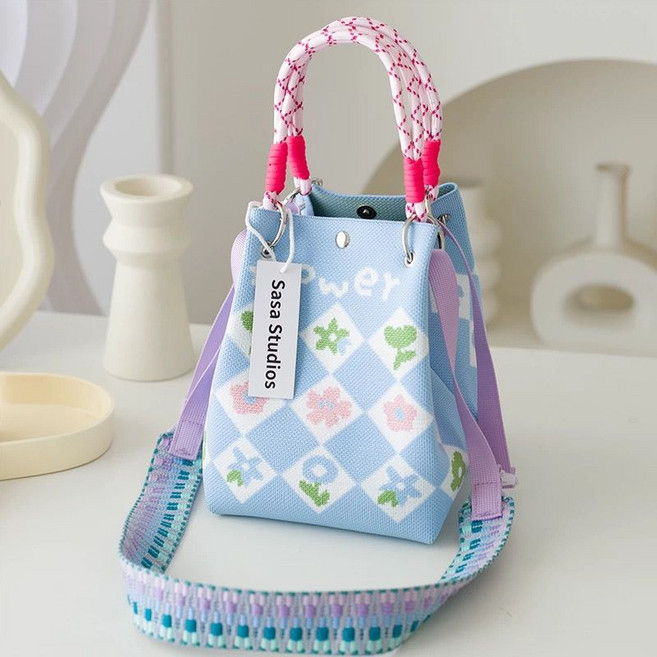 예쁜 여자 니트손가방 크로스백 캐주얼백 숄더백 플라워 패턴가방 휴가철가방