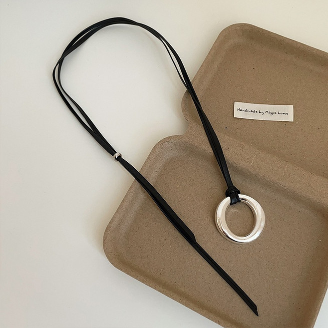 Magic Home 韓系極簡風格皮繩吊墜項鏈 愛心圓圈梳子造型 可調整長度