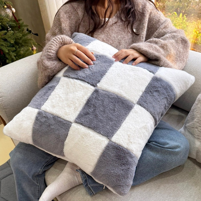 폼폼팩토리 플루밍 퍼 부드러운 극세사 밍크 쿠션커버 털쿠션 체크 겨울용 소파쿠션 방석