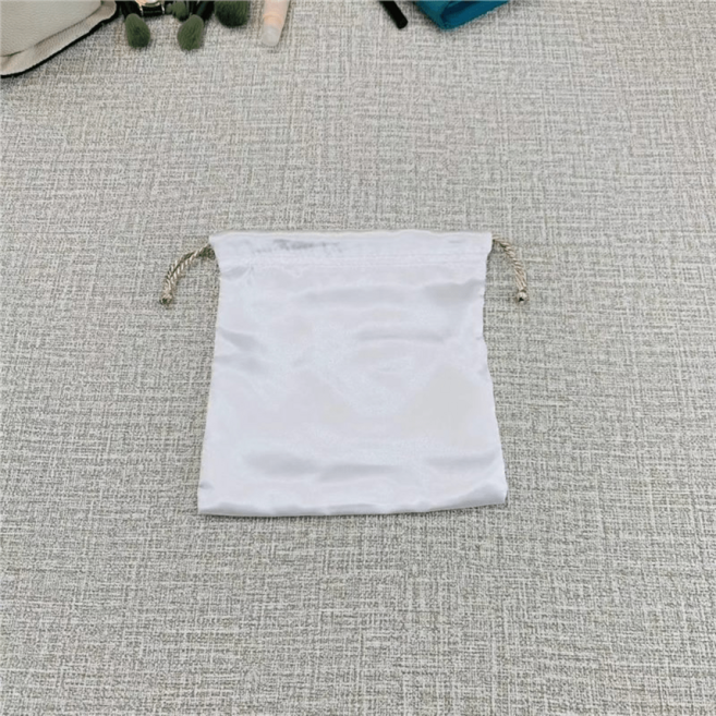 실크 소재 스트링 파우치 가벼운 수납용