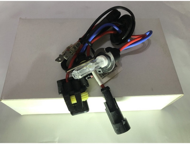 魔力生活家 HID 氙氣頭燈 雪萊特 H3 鐵盤 10000K 藍光HID燈泡, 1個