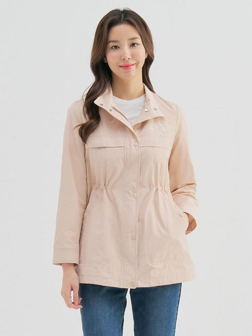 올포유 올포유 모델착장 여성 자수 포인트 중기장 사파리 점퍼 ALFRM2311-508