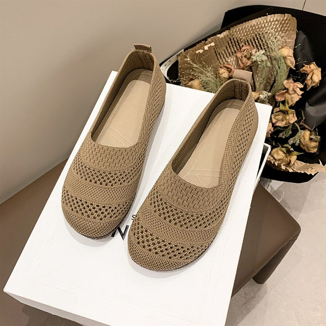 BLTER 여성 여름 니트 메쉬 단화 발편한 슬립온 미끄럼방지 샌들 엄마 신발 니트 스판 망사 샌들 컴포트 푹신푹신 가볍고 편한 신발 여성 스니커즈 워킹화KS08