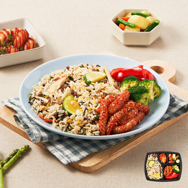 굿스푼 다이어트 전주비빔밥 오징어볶음 220g 4팩 산채 나물밥 닭가슴살 비엔나 미니후랑크 소세지 탄단지 밸런스 간편 일주일 식단 편의점 도시락, 전주비빔밥&오징어볶음 4팩, 4개