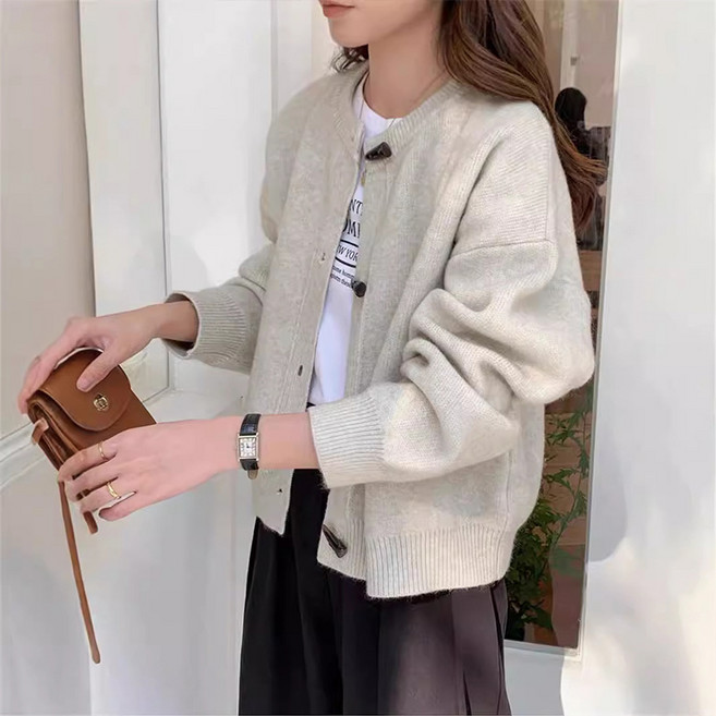 여성 토글버튼 라운드넥 니트 가디건 데일리 루즈핏 아우터