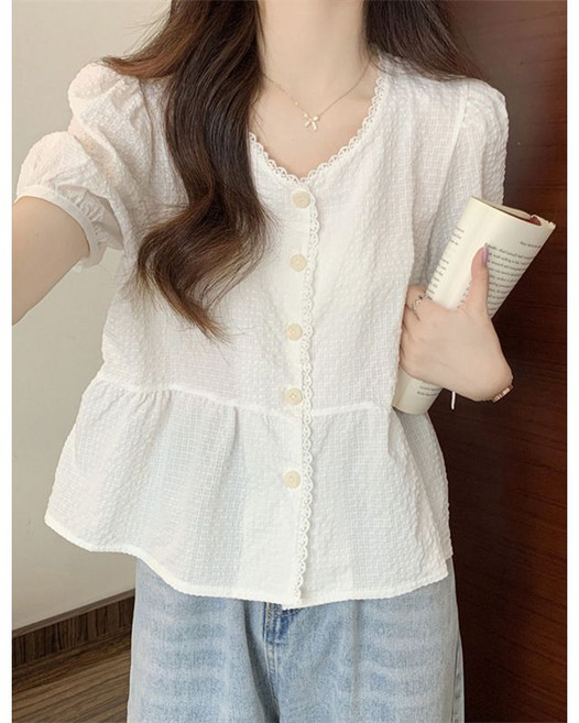 위시드 레이스넥 엠보 프릴 배색 반팔 블라우스 WIAABL091