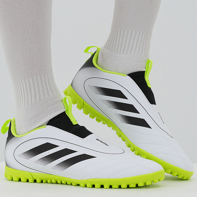 아디다스 어린이 축구화 편안한 끈없는 레이스리스 풋살화 스포츠 TF화 인조잔디 맨땅겸용 축구 신발 싸커 슈즈