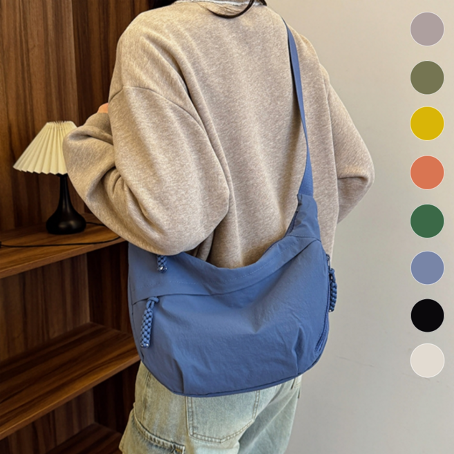 보니츠 가벼운 반달 크로스백