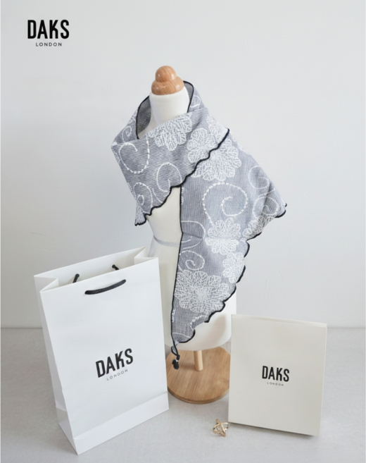 닥스 수술 삼각 쁘띠스카프 선물포장 쇼핑백 스카프링구성