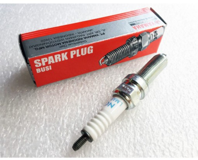 야마하 XMAX 300 정품 플러그 94700-00436 (LMAR8A-9) 엑스맥스300, 1개