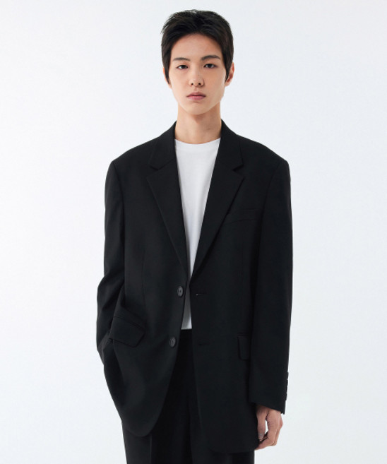 무신사 스탠다드 대디 숄더 오버사이즈 블레이저 블랙 497839