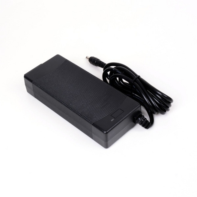 (프라임디렉트) 아답터 100~240V / 25.2V 2A (내경2.1~2.5mm/외경5.5mm) 전원 케이블 미포함 (비닐포장)