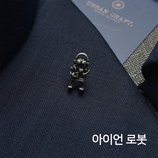 남성 정장 부토니에 브로치 악세사리
