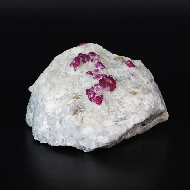 힐링젬 천연 루비 결정 모암 오브제