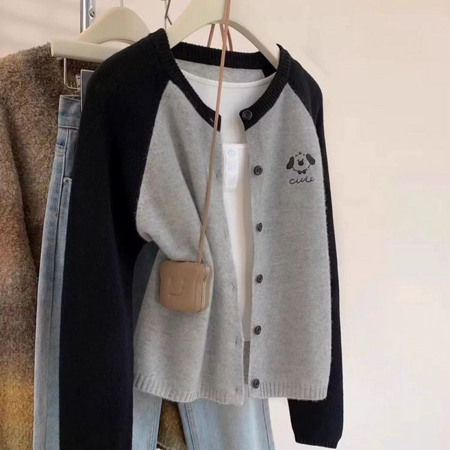 (완전 편한) 100kg까지 빅사이즈 여성 나그랑 패치워크 날씬해보이는 배색 스웨터 가디건 봄 가을 편한 귀여운 캐릭터 자수 캐주얼 스쿨룩 심플 베이직 디자인 단추 니트 카디건