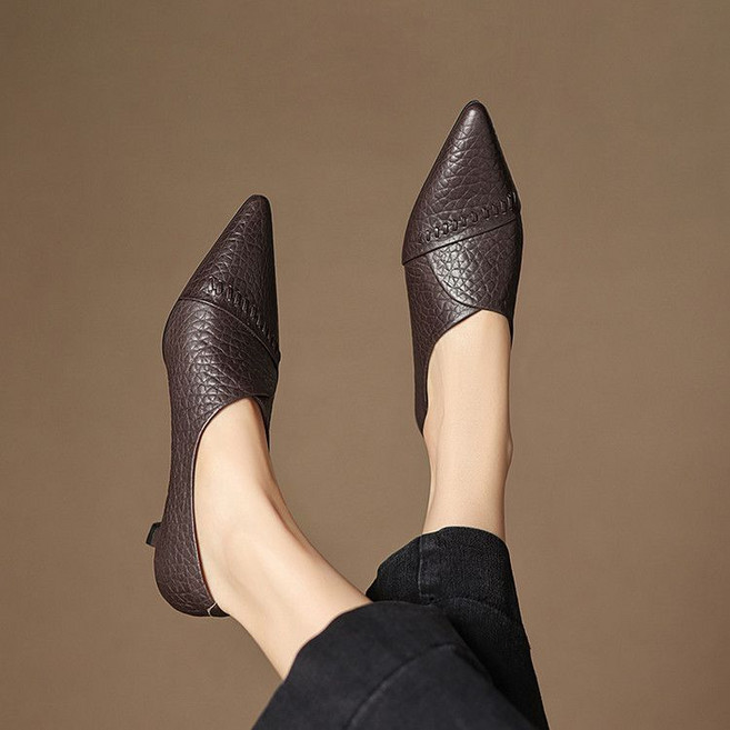 여성 간절기 뾰족한 힐 가죽 단화 데일리 출근용 펌프스 로퍼 구두