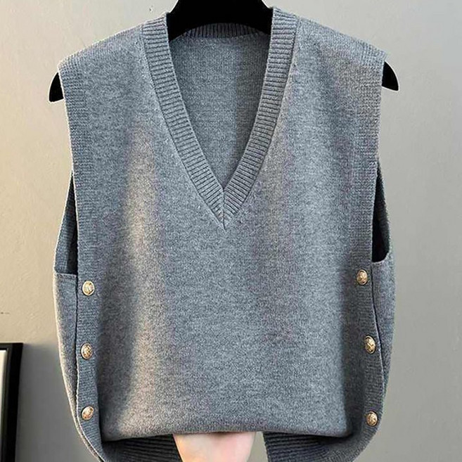 ROYALBELLE 여성 빅사이즈 브이넥 버튼 포인트 루즈핏 사이드슬릿 니트 베스트 V01010720