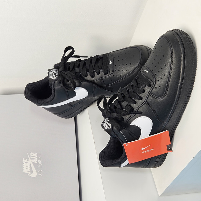 (매장정품) 나이키 에어포스 1 '07 블랙 화이트 남자운동화 스니커즈 벨모라 국산 양말 증정