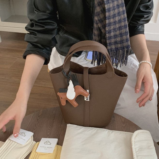 여성숄더백 버킷백 부드러운 직장인 데일리 핸드백 대용량의 방수 여성 가죽 미니 크로스 캐주얼 트렌디 새로운 스타일