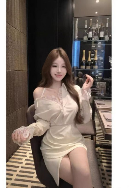露肩蕾絲連衣裙 春秋法式顯瘦氣質短裙, 杏色