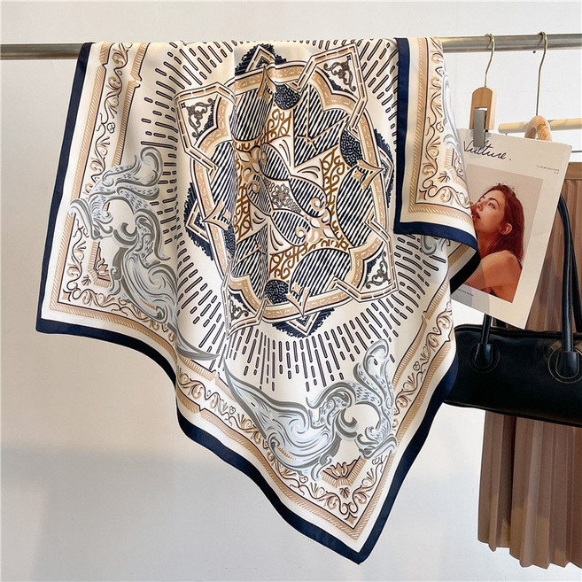 라라상점 빅사이즈 오리엔탈 앤틱패턴 사각 실크소재 스카프(3colors)