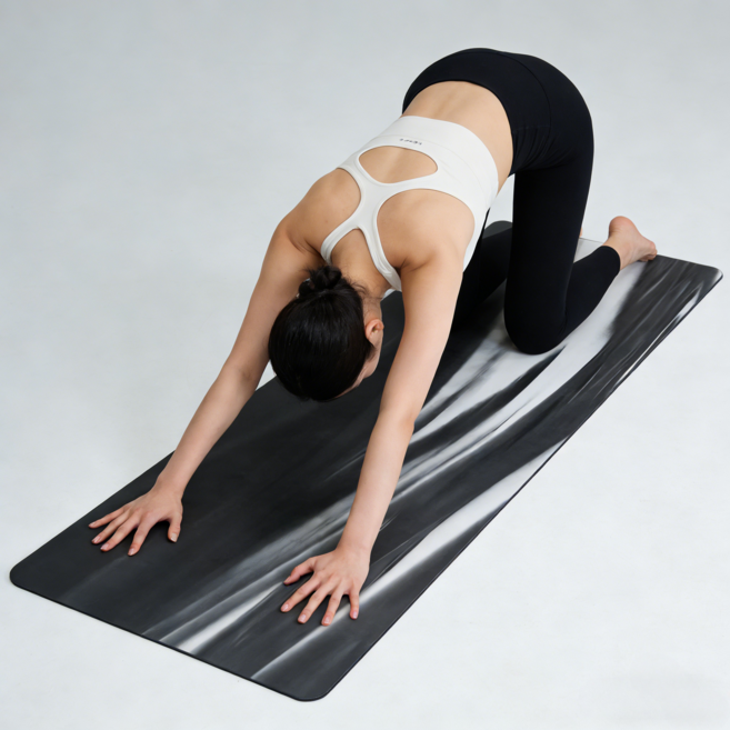 프리미엄 천연고무 요가매트 초슬림 접이식 운동매트 홈트 1.5mm, 1개, 블랙