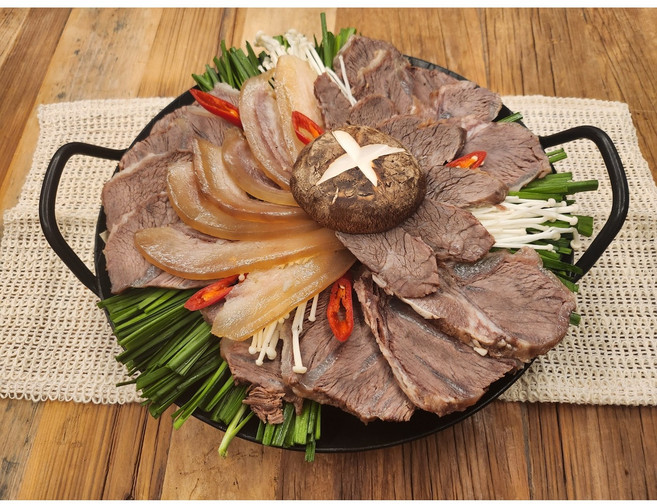 들림푸드 삶은 한우 소머리 국내산 소 머릿고기 수육 곰탕 국밥 500 g, 500g, 1개