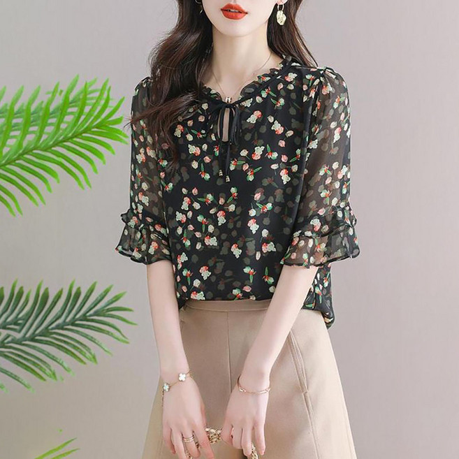 지고다그 여름 쉬폰 플라워 블라우스 여성 반팔 나팔소매 루즈핏 체형커버 데일리 상의 ZK15625