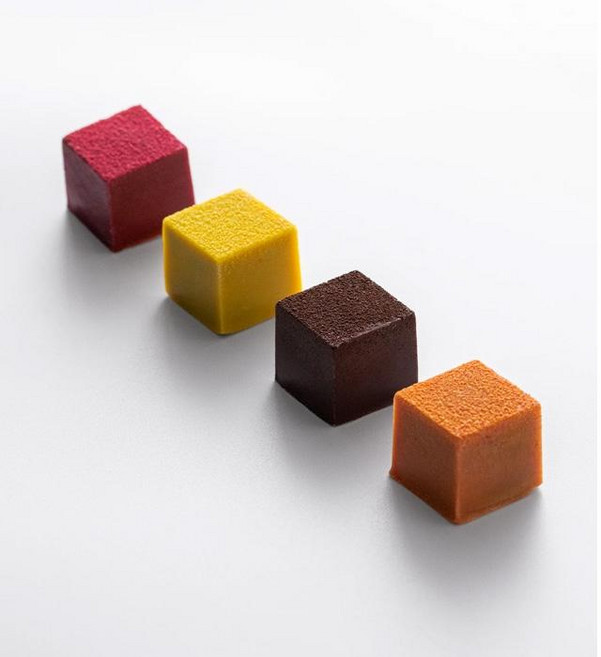 스페인 부보 바로셀로나 BUBO CUBOMBON FRUITS 큐봉봉 4가지 후르츠 초콜릿, 4개, 30g