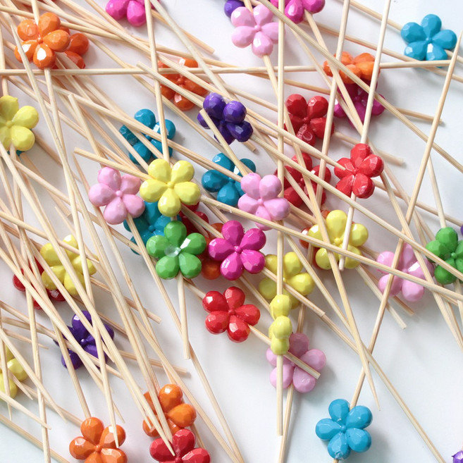 예쁜 꽂이 아크릴 꽃 1봉지 l 일회용 대나무 꼬지 과일꽂이 크리스마스꾸미기 디저트포크 생일파티 소품 샌드위치 햄버거 데코픽, 1개, 100개입