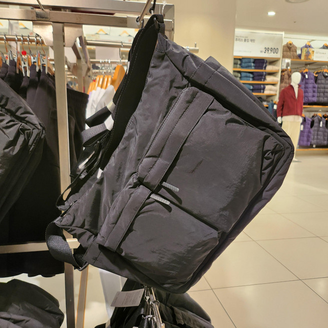 [국내정품] 유니클로 멀티 크로스 남녀공용 숄더 포켓 나일론 바디 메신저 포터 탱커 캐쥬얼 경량 백 블랙 데일리 여행용 가방 (슈앤카마스크증정)