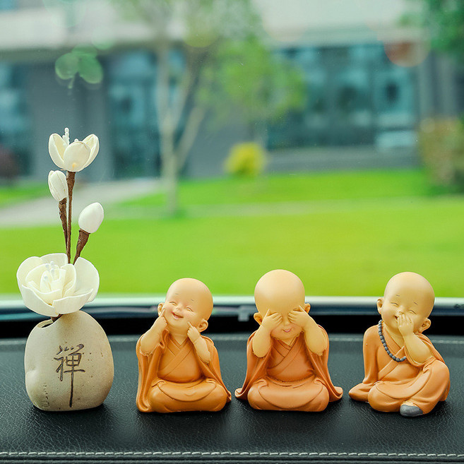 蕊杰 創意可愛禪意小沙彌車載香薰擺件 車載裝飾 卡通公仔 小和尚 招財擺件 居家擺飾 客廳擺飾 玄關擺件 桌上擺件 交換禮物, 嬉笑人生a款+禪+黃蕊梅花