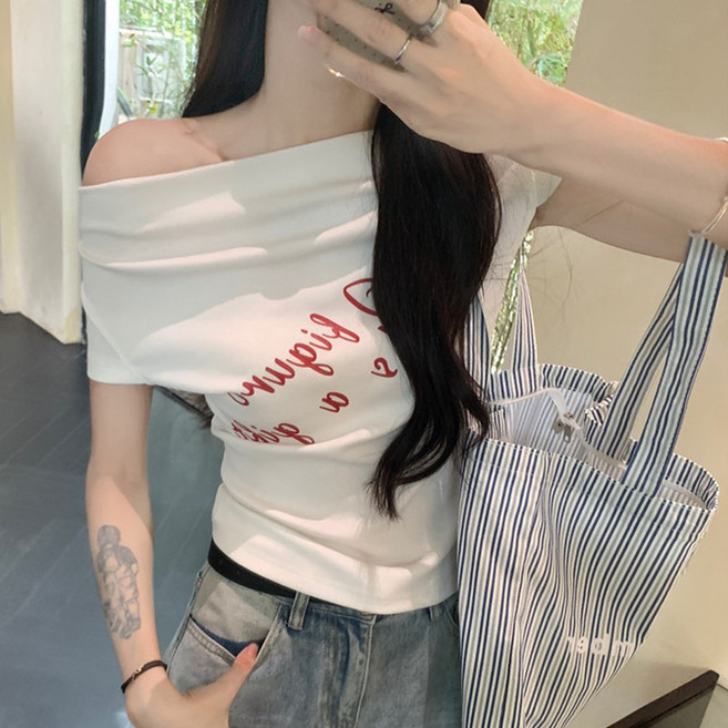 cammello 오프숄더 투웨이 언발 레터링 반팔 티셔츠 여성 반팔티