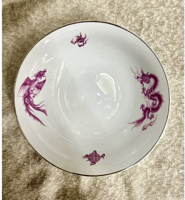 龍鳳紋飾 大碗, 1個, 白底 台灣早期金義合龍鳳9吋（22.5公分）碗公，高7.8公分