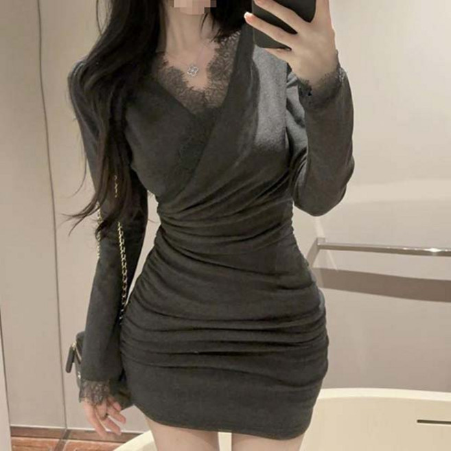 어반룩북 이네스 레이스 셔링 드레스