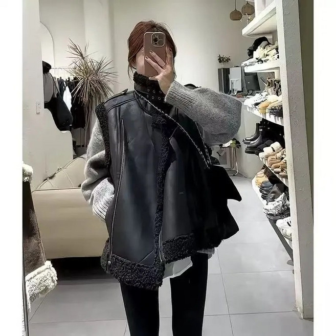 여성 무스탕 조끼 베스트 캐주얼 가을 겨울 퍼 일체형 베스트 루즈핏 도톰 민소매 코트 기질 여자 라이더 램스울 베스트 ZZL