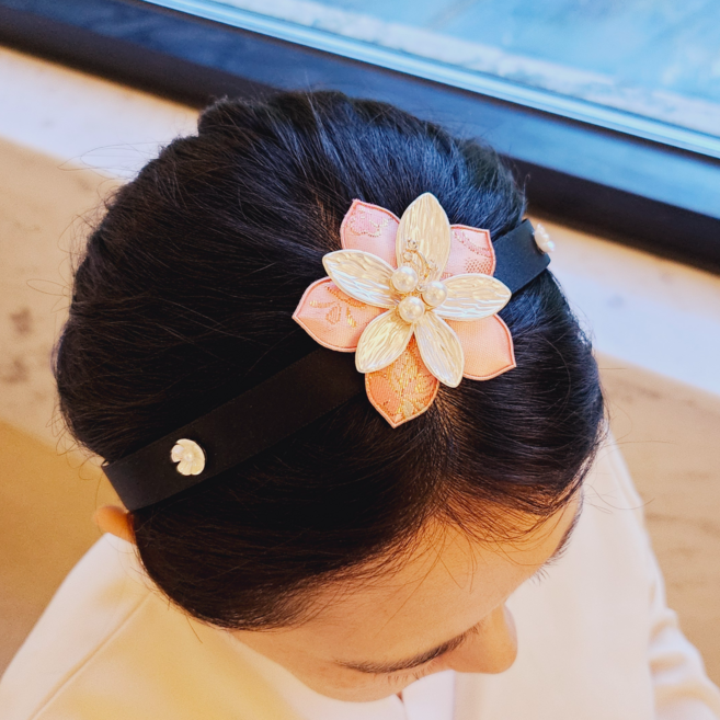 BEEU 비유 비단 진주꽃 한복머리띠 / 명절 설 추석 돌잔치 결혼식 예식 국악 여성 여아 성인 한복 머리띠 머리장식 장신구 헤어장식 헤어악세사리 헤어액세서리