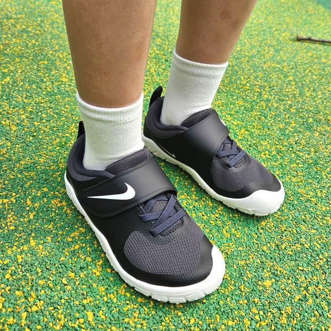 나이키 키즈 에센셜 스우시 블랙 운동화 메쉬 찍찍이 신발