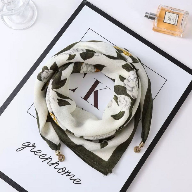 磁吸扣方巾絲巾，秋冬保暖護頸小圍巾，多款圖案百搭三角圍脖