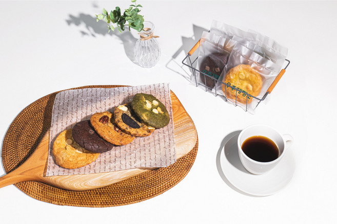 우주제빵소 수제 쿠키 스콘 초코 바질 무화과 오레오 누텔라 마카다미아 피칸, 악마의초코, 3개, 66g