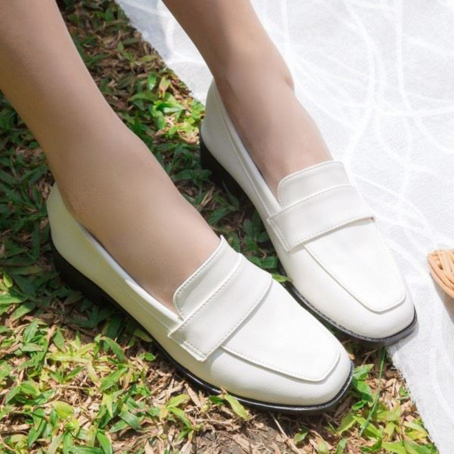 白鳥麗子 台灣製 粗跟小皮鞋 皮革 低跟鞋 樂福跟鞋