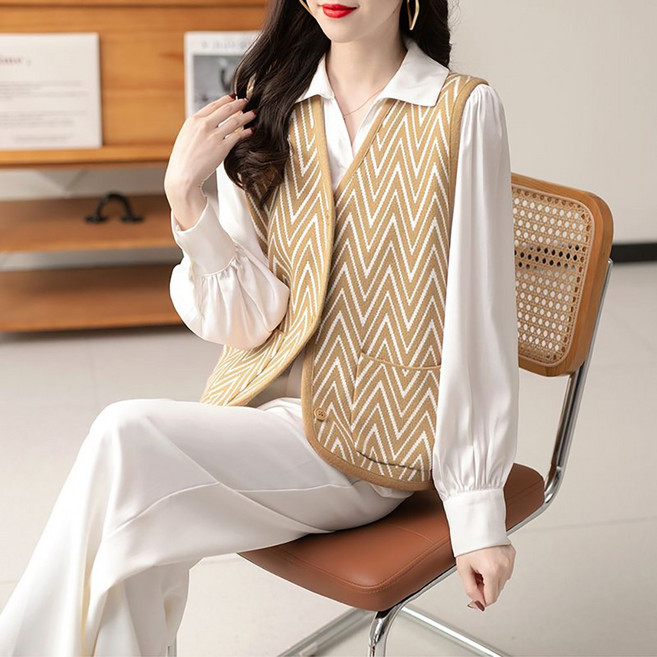 ROYALBELLE 여성 브이넥 우아한 지그재그 니트 베스트 버튼 세련된 데일리 니트 조끼 Y01100815