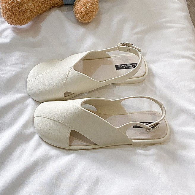 SAHINER 여성 크로스 스트랩 클로즈드토 버클 플랫 휴가용 샌들 ALX29