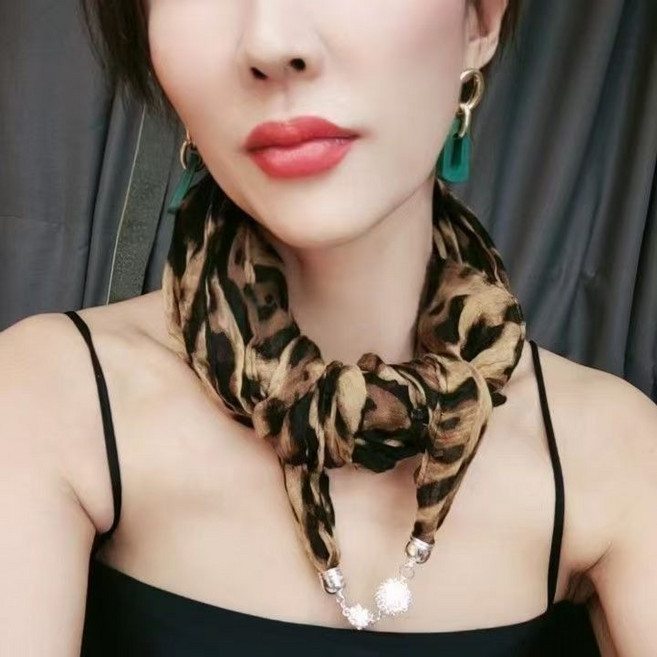 純色皺褶磁扣圍脖 百搭保暖護頸圍巾 氣質時尚秋冬頸巾 防風舒適針織配件 #豹紋 #均碼